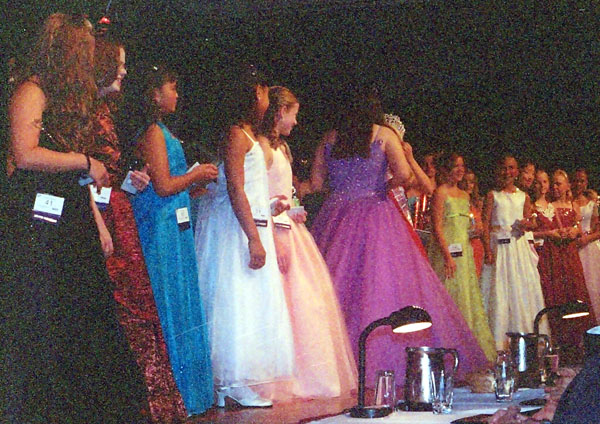 Brittany Gordon, 2006 National American Miss Pageant, first place in optional Art Competition